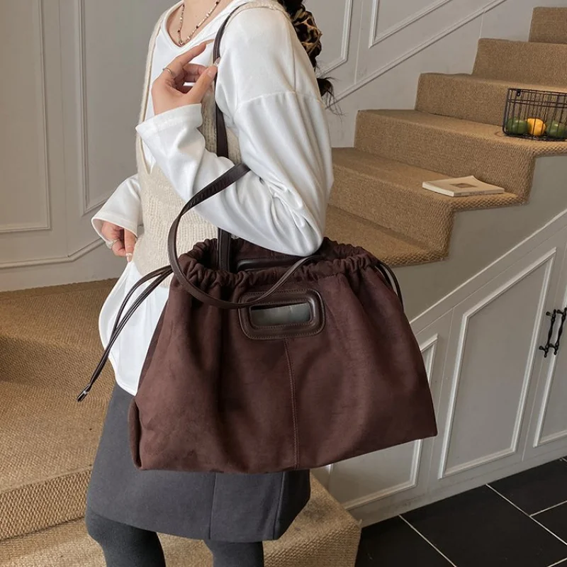 

Высококачественная женская большая сумка из кожи с принтом Hyena и дышащим повседневным покрытием. Известный прочный легкий вид. ​