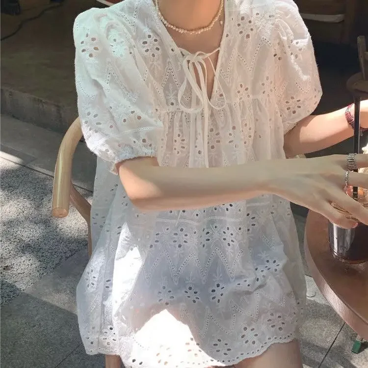 

Gagaok French Style White Shirt Elegant Hollow Lace Top 2025 Summer Puff Short Sleeved Shirt Korean Fashion Camisa Feminina