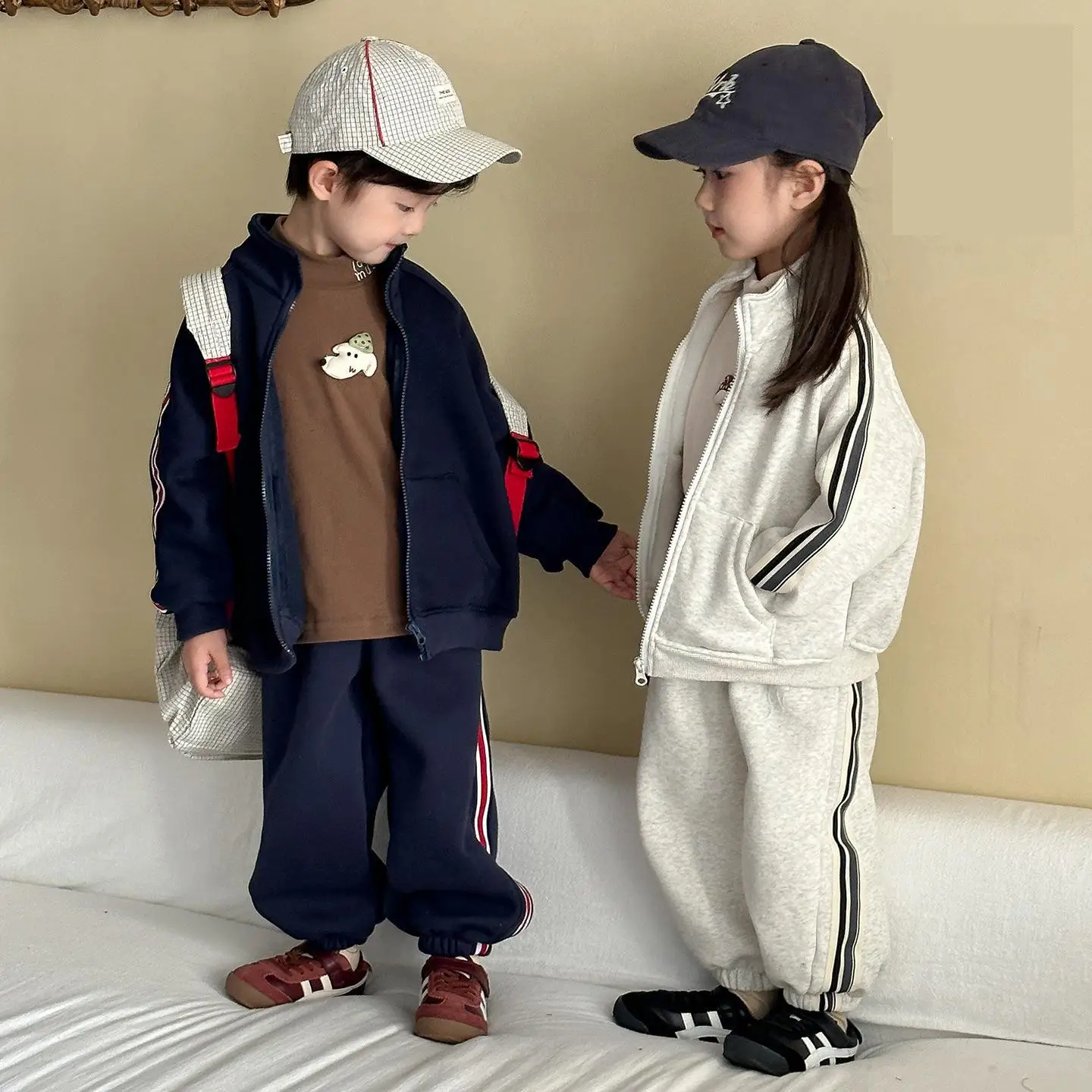 2025 Winter New Children Fleece Sweatshirt Set Boys Girls Zipper Coat + Sweat Pants 2pcs Suit Plus Velvet Thick Kids Outfits