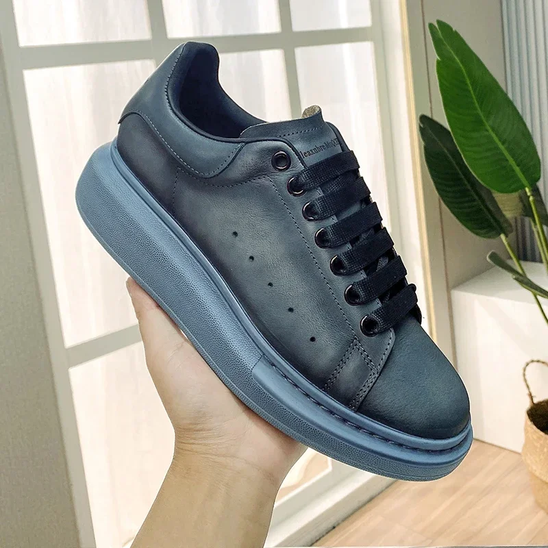 Zapatillas de deporte de gran tamaño para hombre, zapatos informales de piel de becerro azul con detalle de liso de aceite hecho, zapatillas de deporte planas grandes de encaje para mujer 35-45