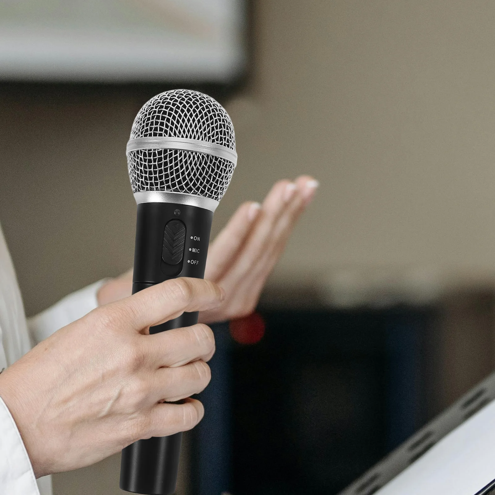 

Wireless Wired Dynamic Microphone Black H held for Singing Karaoke Live Broadcast Mobile Phone Computer Outdoor Mic
