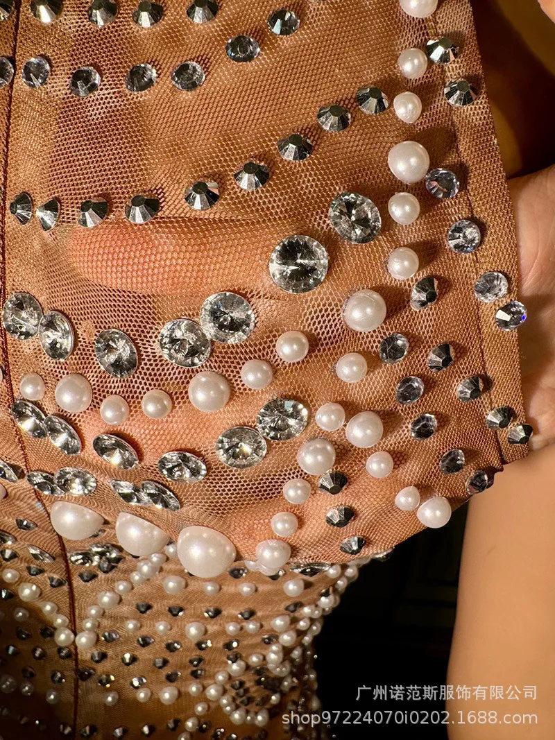 ชุดราตรีหรูหราสไตล์ฝรั่งเศส ปี 2025 คอเสื้อแบบ Temperament ประดับมุกและเพชร ทรงหางปลา ดีไซน์หรูหราสำหรับงานเดินแบบ งานเลี้ยง และงานกลางคืน ให้ความรู้สึกสง่างาม