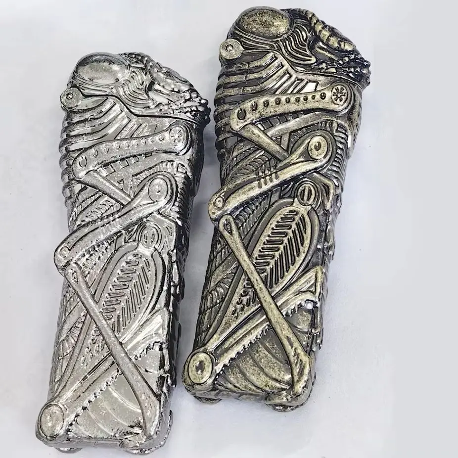 Unique Flip Case Holder for Classic Swedish Cricket ED1 Lighter Elegant Grasshopper Design Metal Decorative Shell Cover Gift