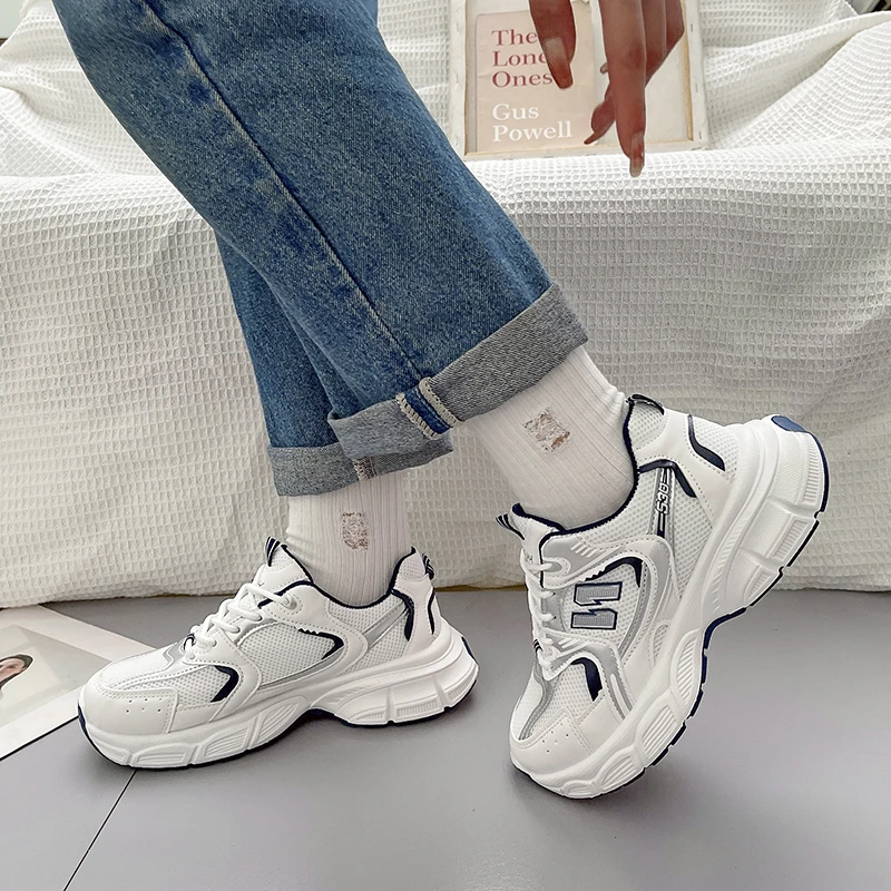 شبكة تنفس الصيف والخريف أحذية نسائية جديدة عصرية سميكة سوليد أحذية رياضية النسخة الكورية حذاء فردي غير رسمي