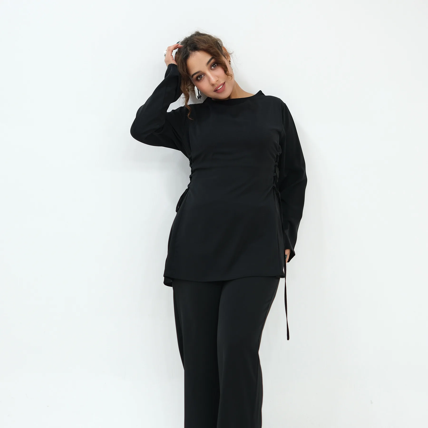 

Комплект для женщин на Рамадан: мусульманский костюм из 2 предметов (топ и брюки) в стиле Нида, для Ближнего Востока, Турции. Исламская одежда, абайя, мусульманские наряды.