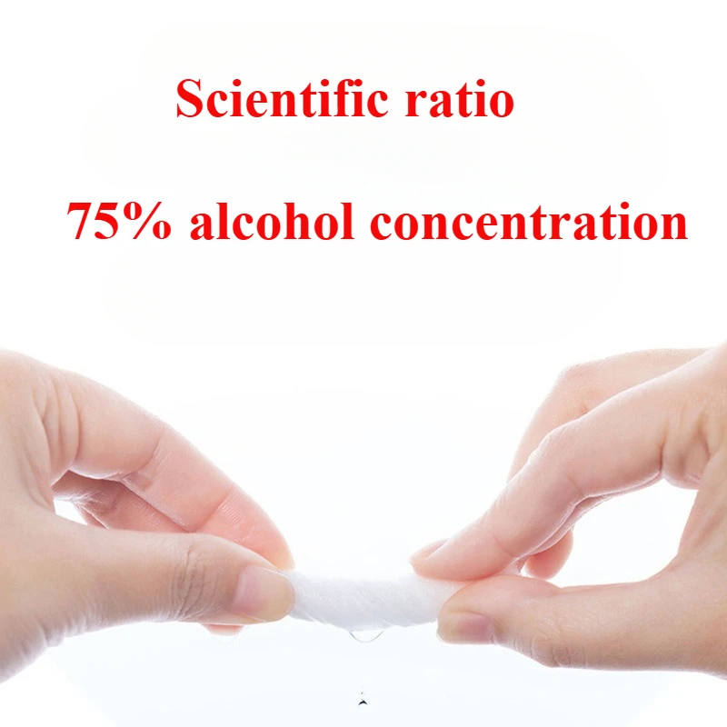 مسحة كحول 75% يمكن التخلص منها لتطهير الجروح، لوازم صندوق الإسعافات الأولية الأساسية لتحضير الكوارث المنزلية.