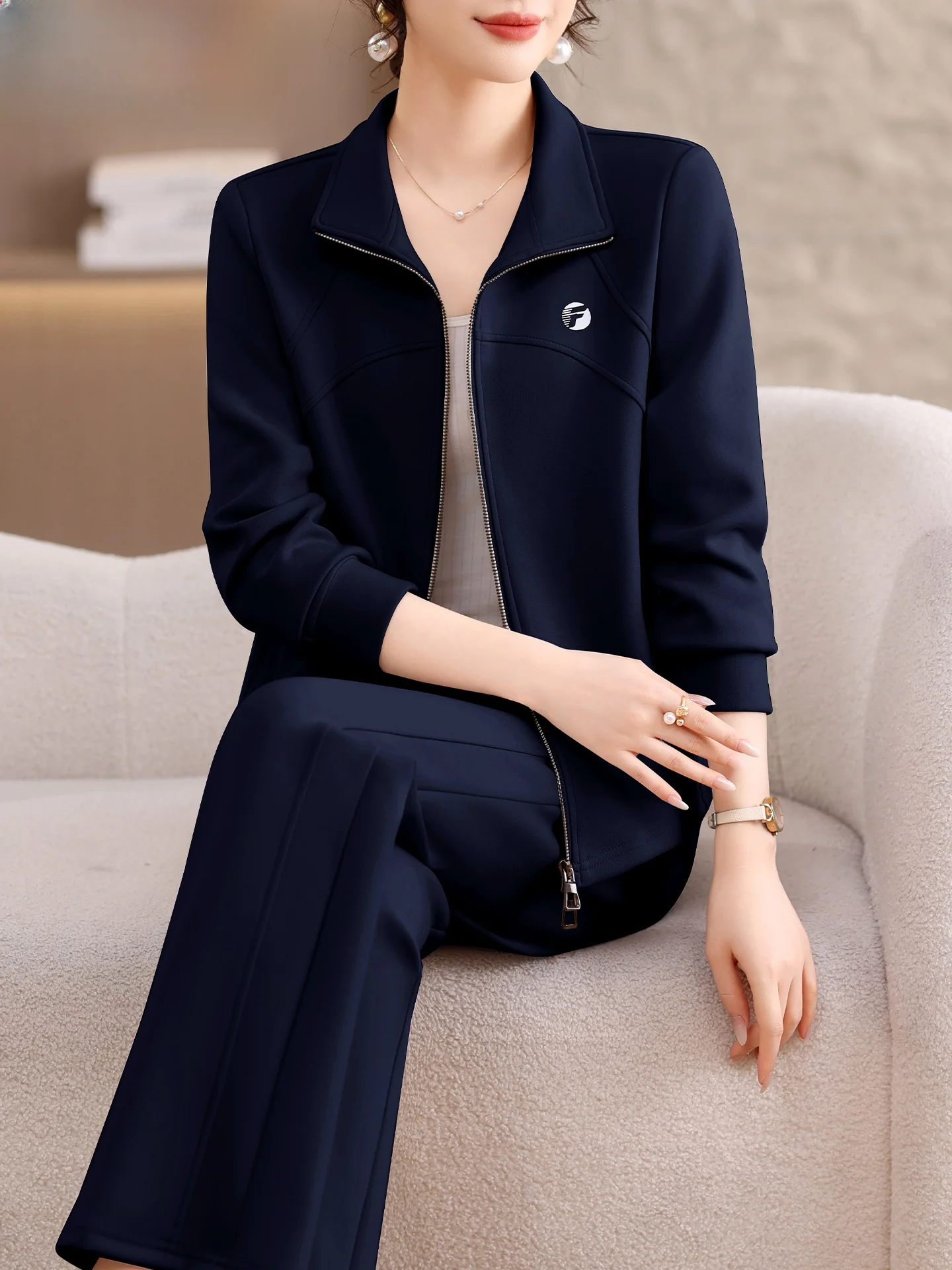 

Весенний повседневный спортивный костюм для женщин: свободный крой, омолаживающий эффект, утягивающий, для бега, комплект из двух предметов, дышащий полиэстер