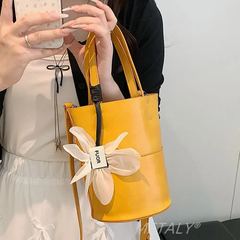 

Mini Handbag With Flower Pendant Women's 2025 New Fashion Mobile Phone Bag High-end Small Exquisite Crossbody Bucket Bag