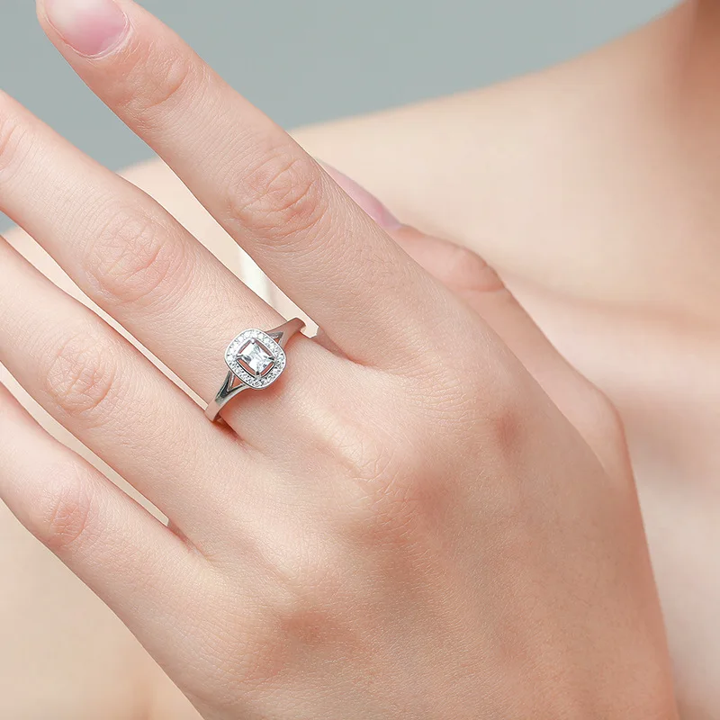 S925 pure silver cubic sugar zircon plated platinum ring, women's light luxury versatile ring, popular accessory gift