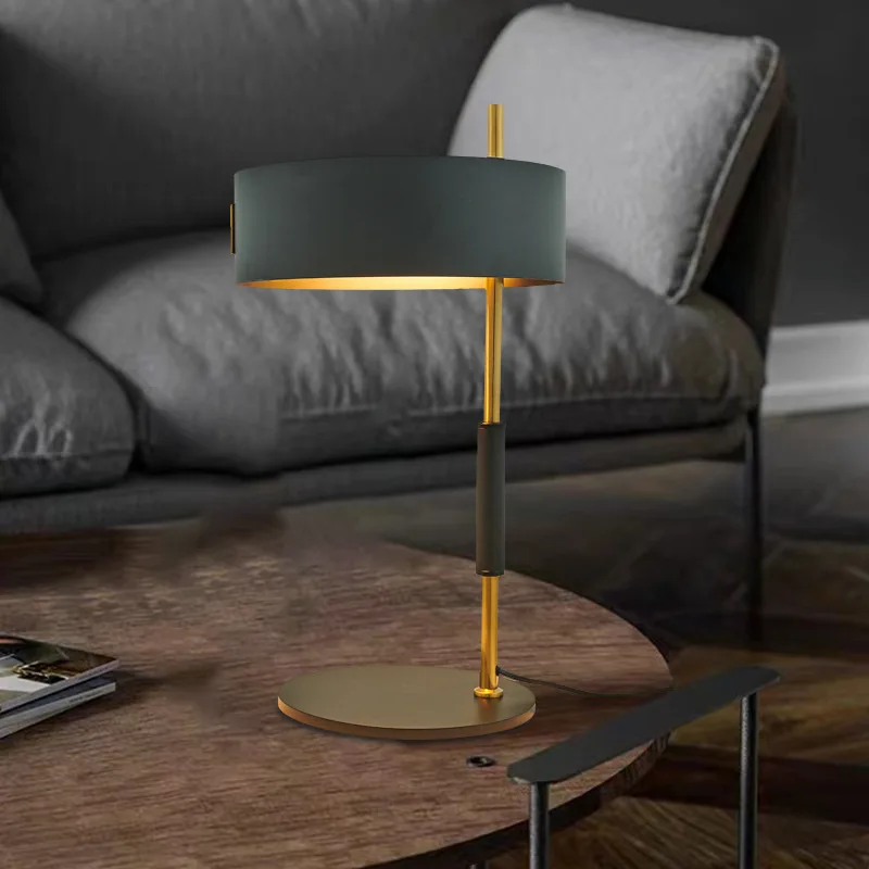 مصباح مكتبي فني بسيط من الشمال، مصباح أرضي ما بعد الحداثة، مصمم ثنائي الغرض لغرفة النوم بجانب السرير