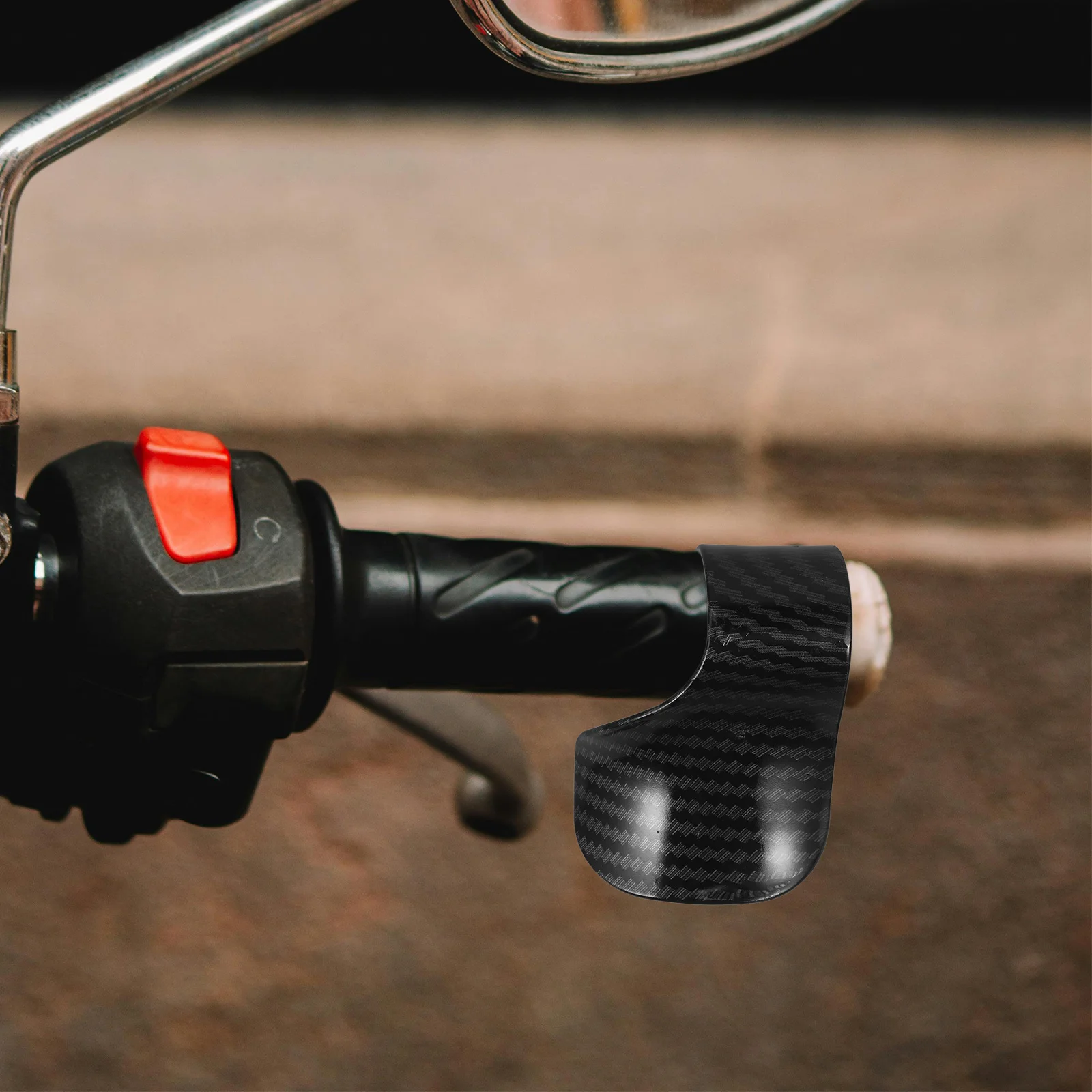 2 個オートバイクルーズコントロールデバイススロットルロックハンドルバーライドコンフォートエンハンサーオートバイアクセサリーグリップ