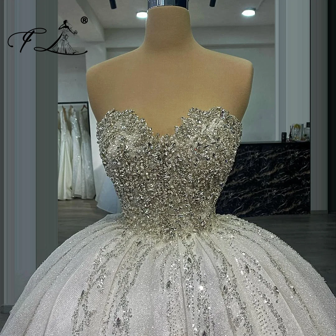 Elegant Sweetheart Neck Strapless Floor Length Ball Gown with Beaded Diamonds Wedding Dresses for Bridal Party Vestidos De Novia