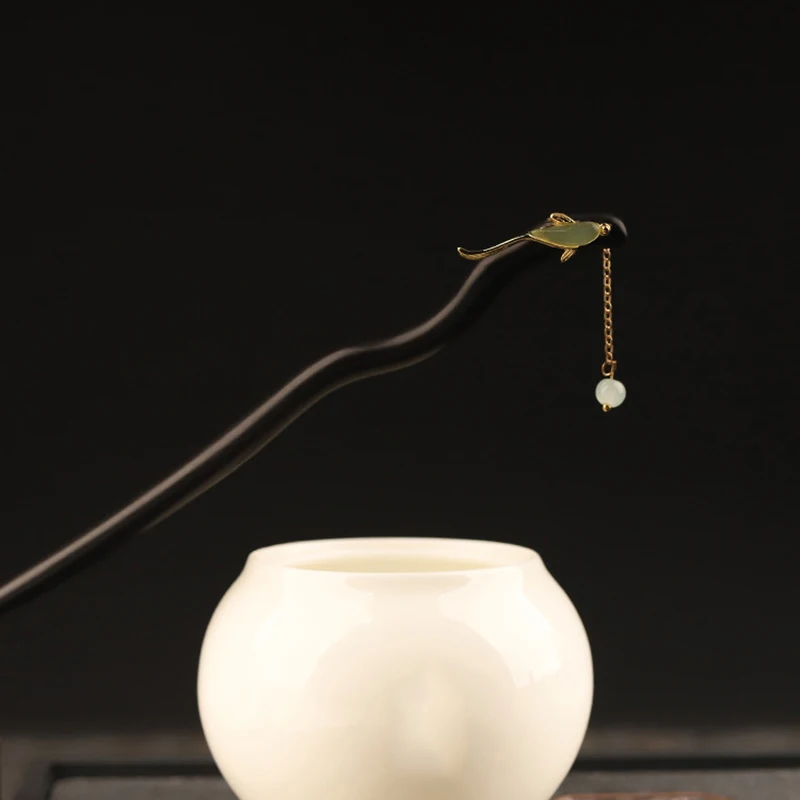 1pc Fashion Elegant Wooden Hair Stick Gold Jade Pendant Oriental Hanfu Inspired Design Intricate Chain Detail Ideal Traditional