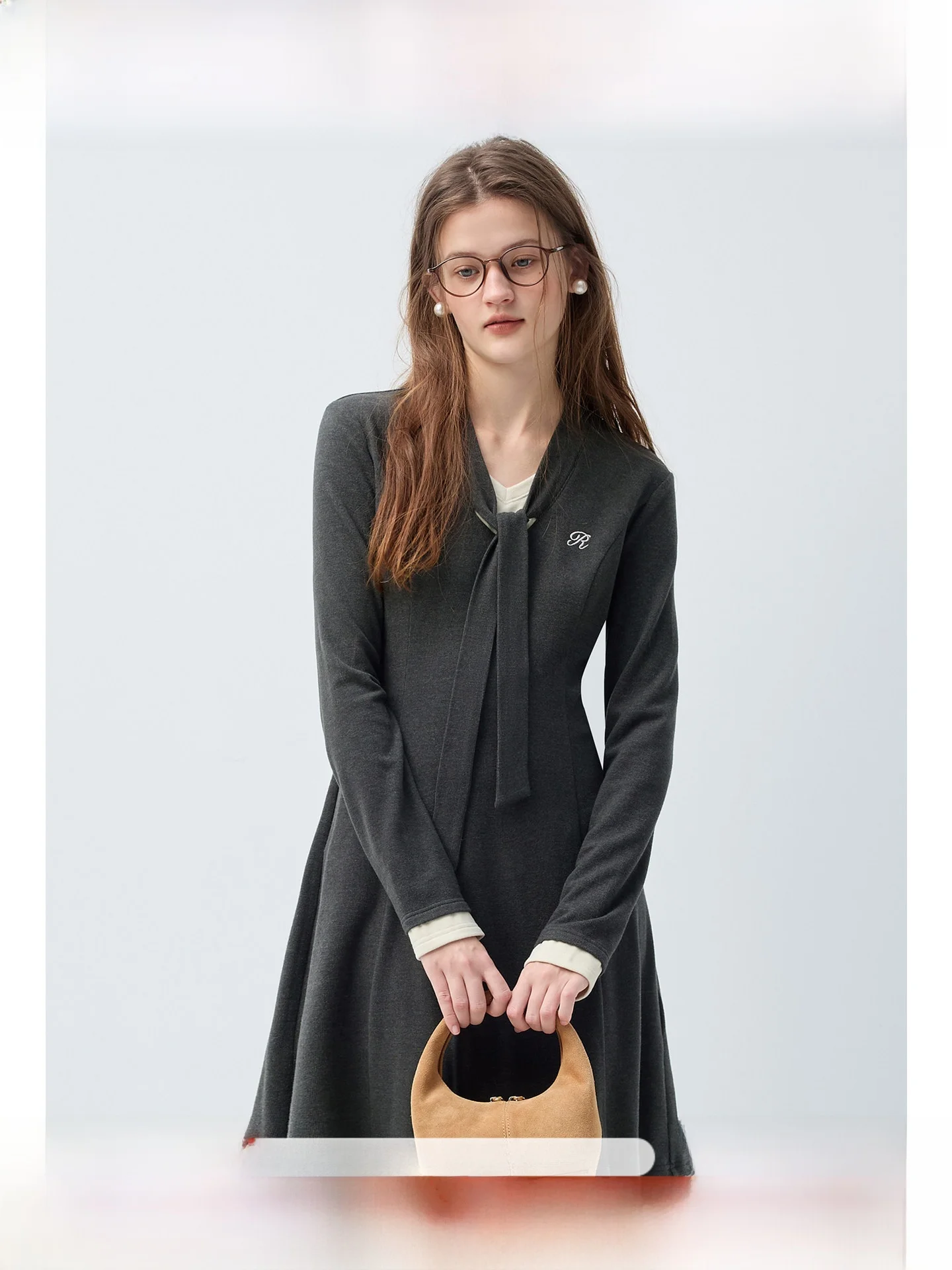 

Вязаная универсальная юбка-трапеция больших размеров с V-образным вырезом и длинными рукавами для полных женщин, новинка весны