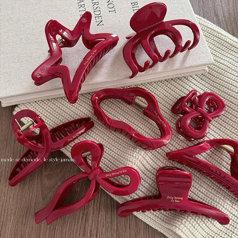 

New Large Women Red Bright Color Hair Claws Letter Gold Label Barrettes Hairpin Ponytail Hair Clips Girls Shark Hair Accessories