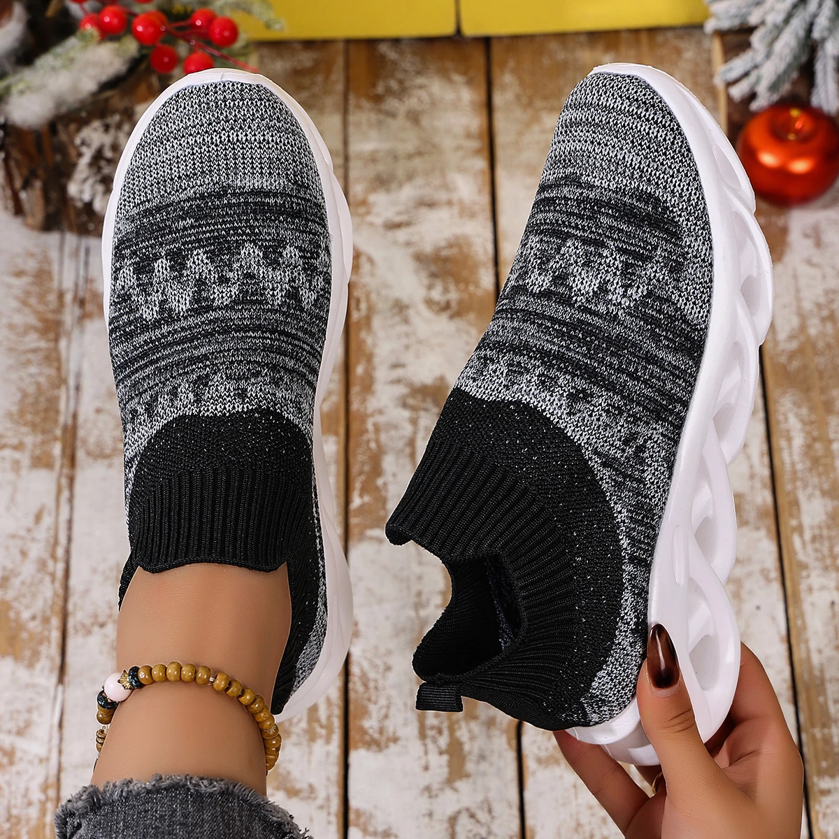 Women Sneakers Summer Fashion New Mesh Sneakers Women Wear-resistant Soft Sole Flat Walking Shoes Breathable Trendy Sneakers_voghion.com
