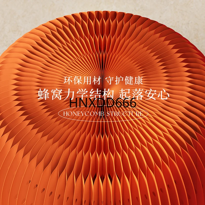 Kleine Haushaltsbank, dekorative Kürbislampe, runder Hocker