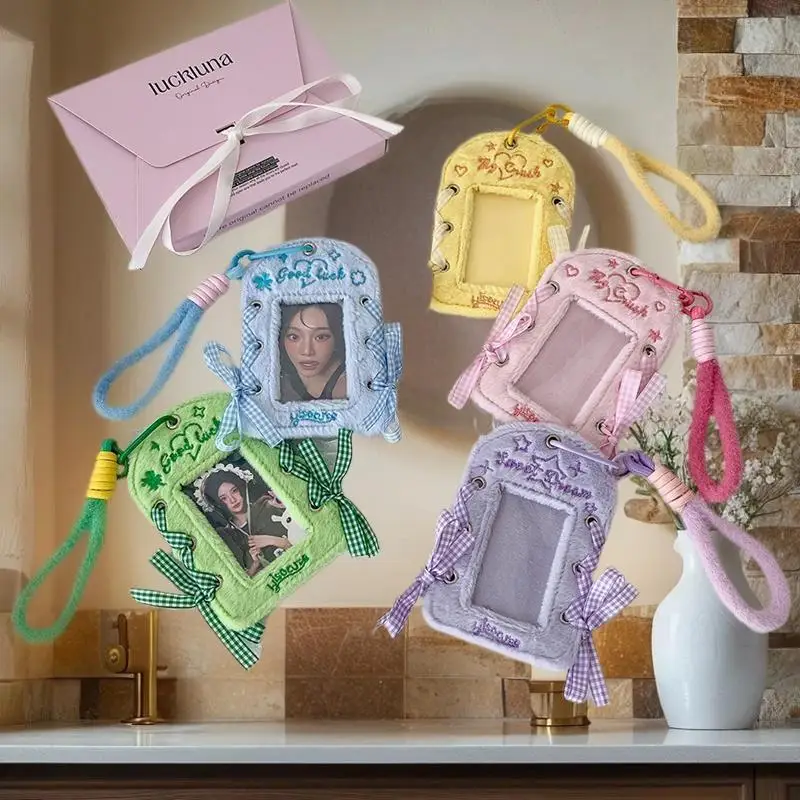 Adorabile portafoto con nastro a tema balletto in peluche con cordino, portaoggetti per immagini idol, espositore per carte, regalo con ciondolo protettivo