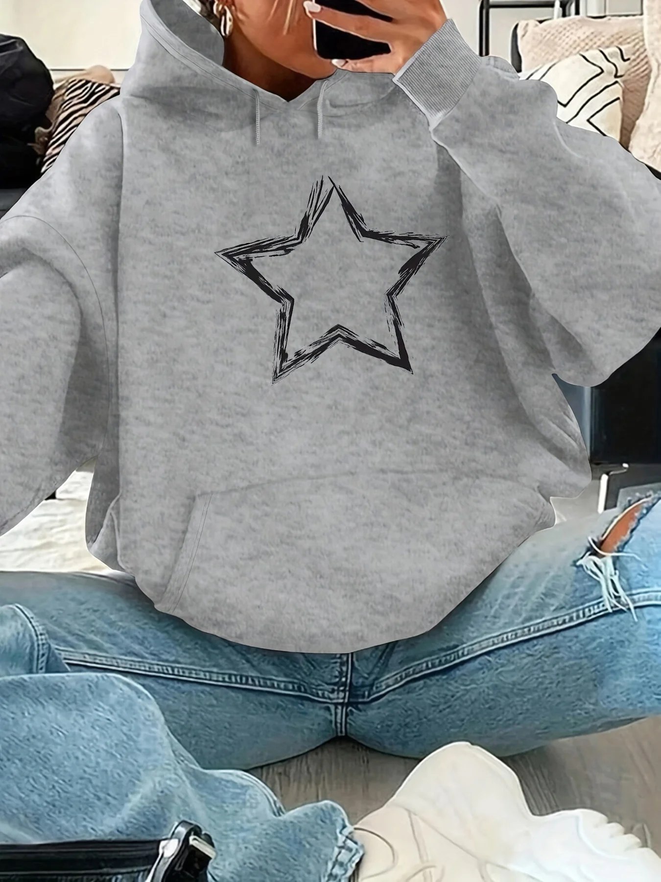 Women's autumn and winter warm and loose casual five pointed star pattern printed velvet long sleeved hooded sweatshirt