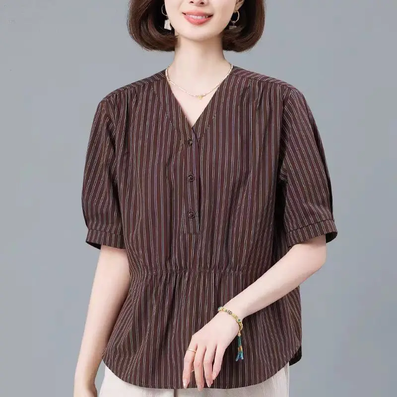 Chemise d'été en coton à manches courtes et col en V coupe ample