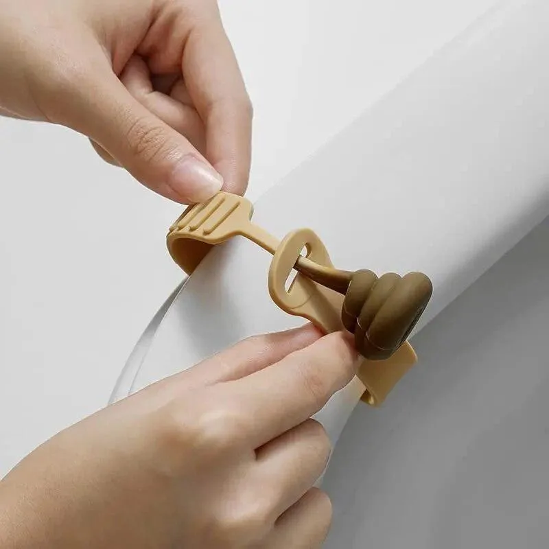 Flexible Kids Toilet Seat Lifter Handle with Plunger Bowl Brush And Holder Hygienic Prevent Contact Cushion Puller