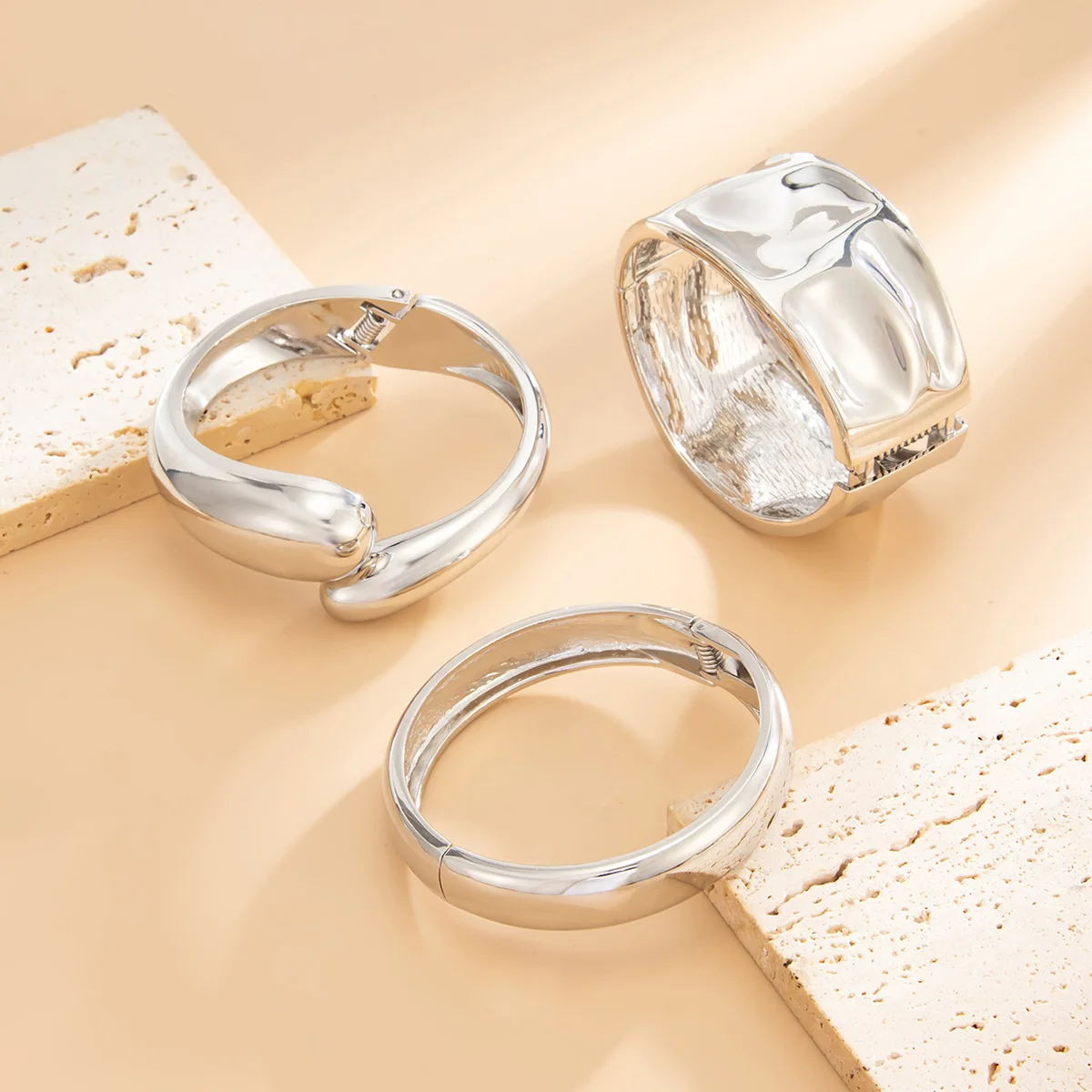 فاسق خمر غير النظامية مكتنزة المعادن الكفة أساور للنساء بيان لامعة واسعة أساور الإسورة الأساور Steampunk الرجال المجوهرات