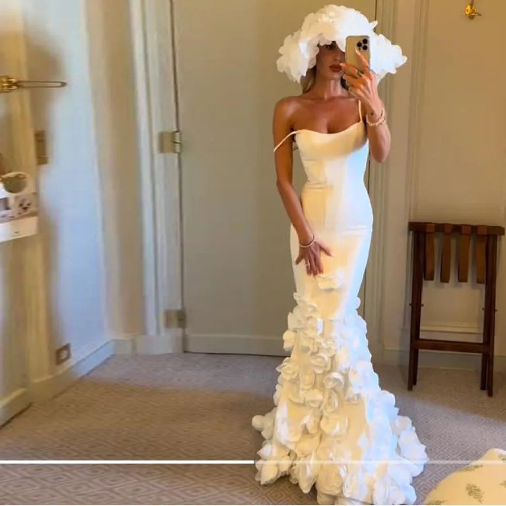 Maßgeschneiderte Rose Flower Brautkleider 2025, Spaghettiträger, Satin, Brautkleid, rückenfrei, Meerjungfrau, Garten-Hochzeitskleider