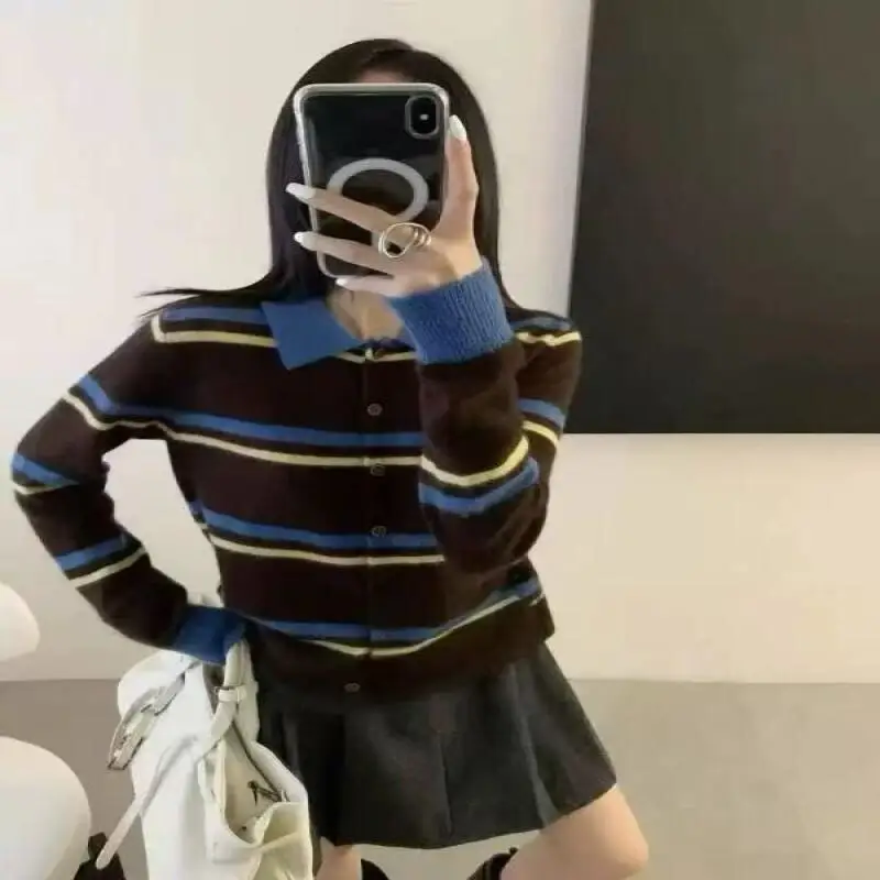 Pull Style coréen couleur chaude bloqué rayé pull tricoté pour les filles de déplacement en automne et en hiver nouveau pull doux tricoté