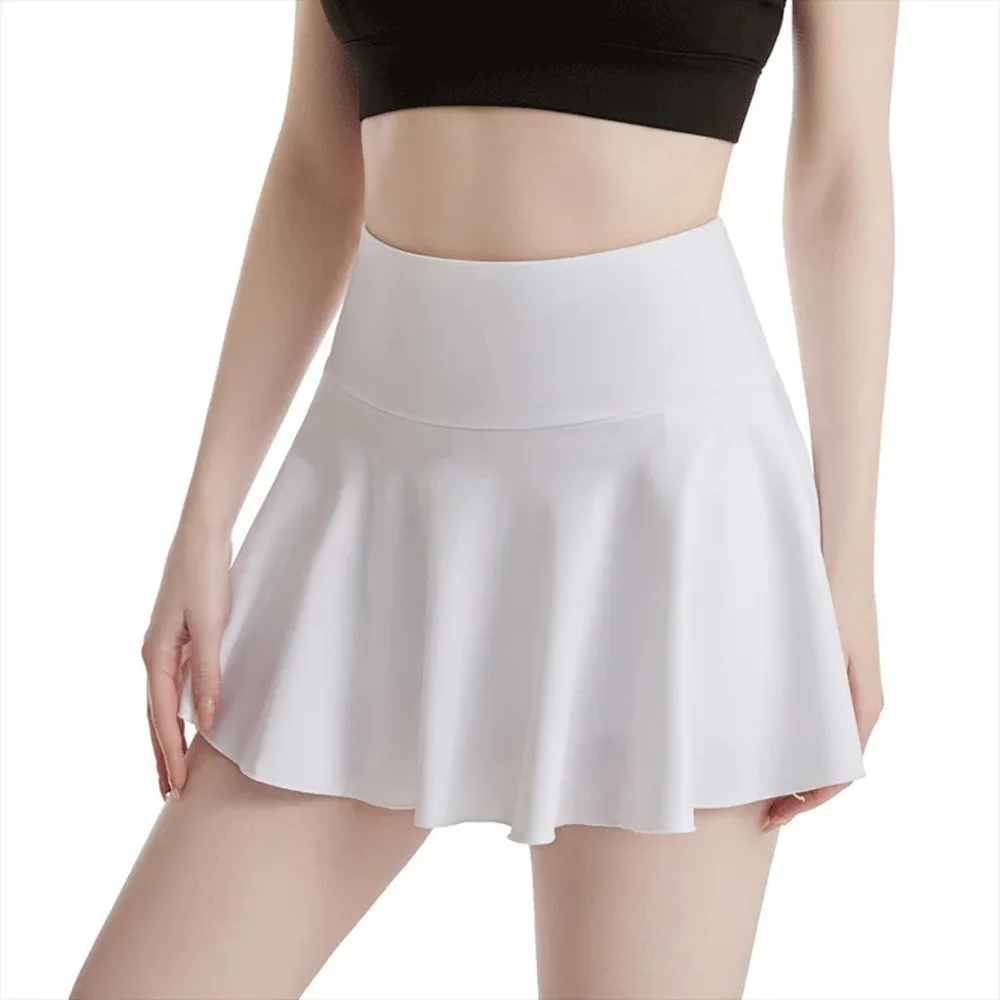 Novo em 2025 feminino verão cor sólida tênis esporte saias de fitness feminino correndo yoga preto branco rosa saia com shorts