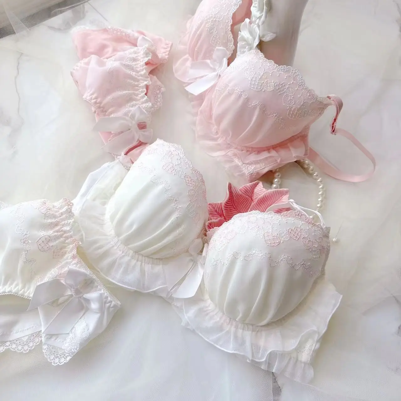 

Japanese super lolita embroidery dual color thin cup college student girl cute bra and panty set gathered sexy lingerie bra set