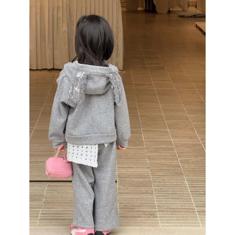 

2025Осенняя новая детская одежда, детская одежда, куртка с капюшоном и длинными ушками для девочек, пальто + брючный костюм