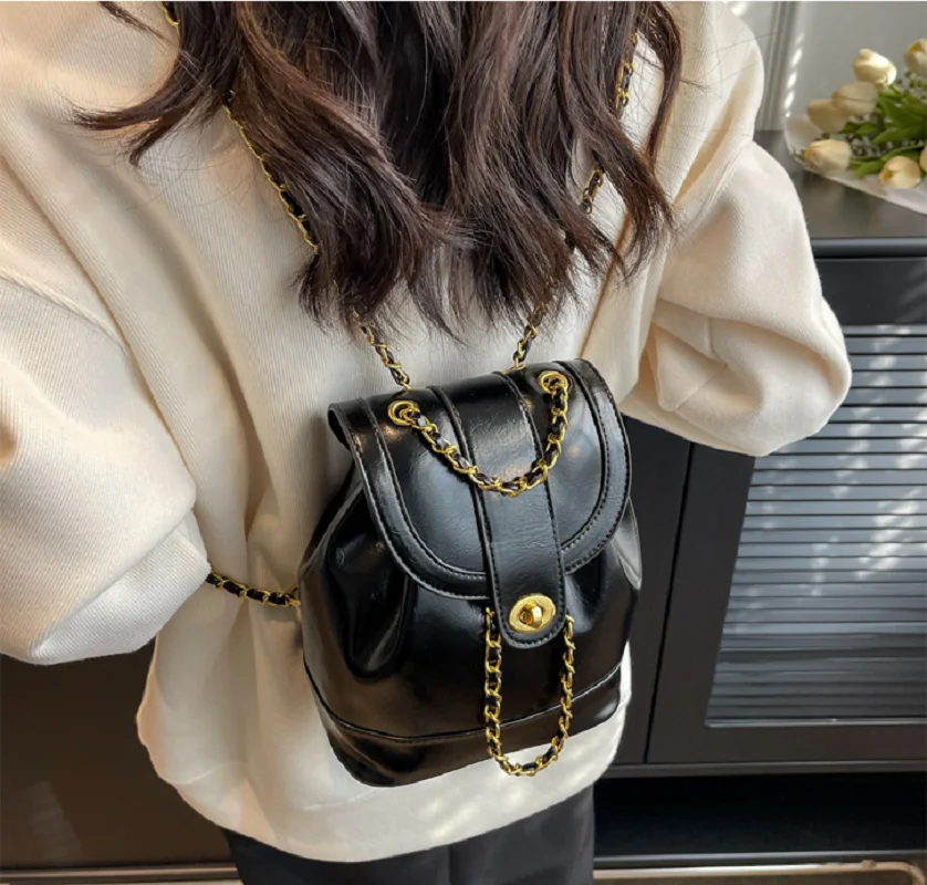 New Korean Luxury Brand Leather Small Backpack Women Gold Chains High Capacity Shoulder Bags Girls Crossbody Bag Travel Bagpack