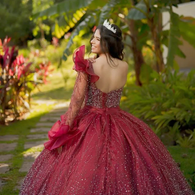 Robe De Quinceanera bordeaux brillant, décalcomanies à paillettes De cristal, épaules dénudées, longue queue, robes De 15 Quinceanera ﻿ Personnaliser