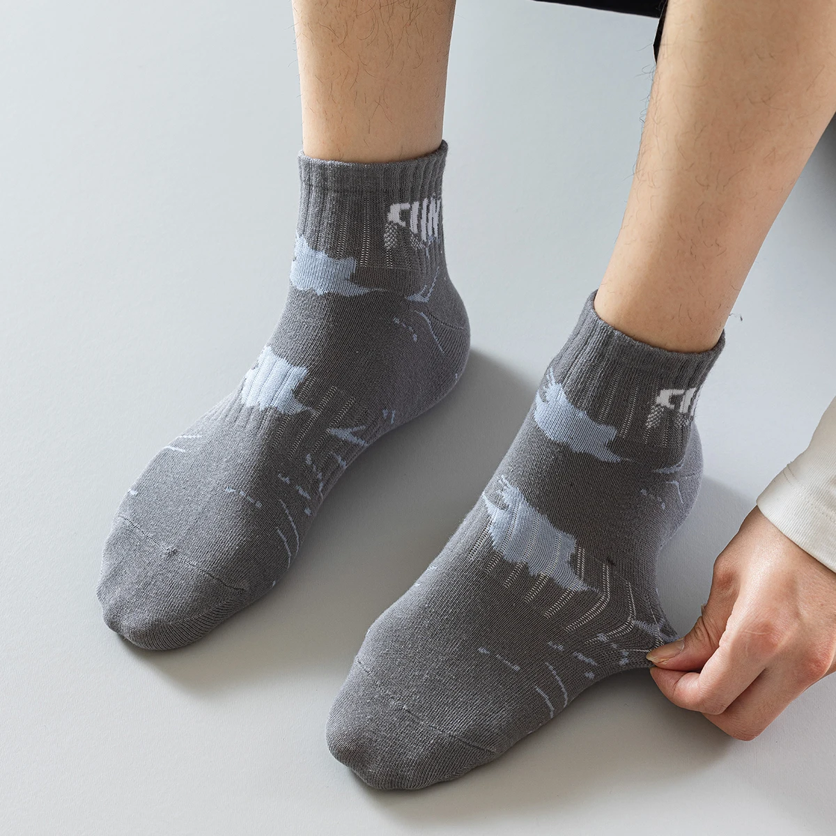 3 paia Tie Dye Effect FUN Letter Outdoor Bicycle Cotton Short Funny Fitness Home Rock calze femminili edizione speciale traspirante