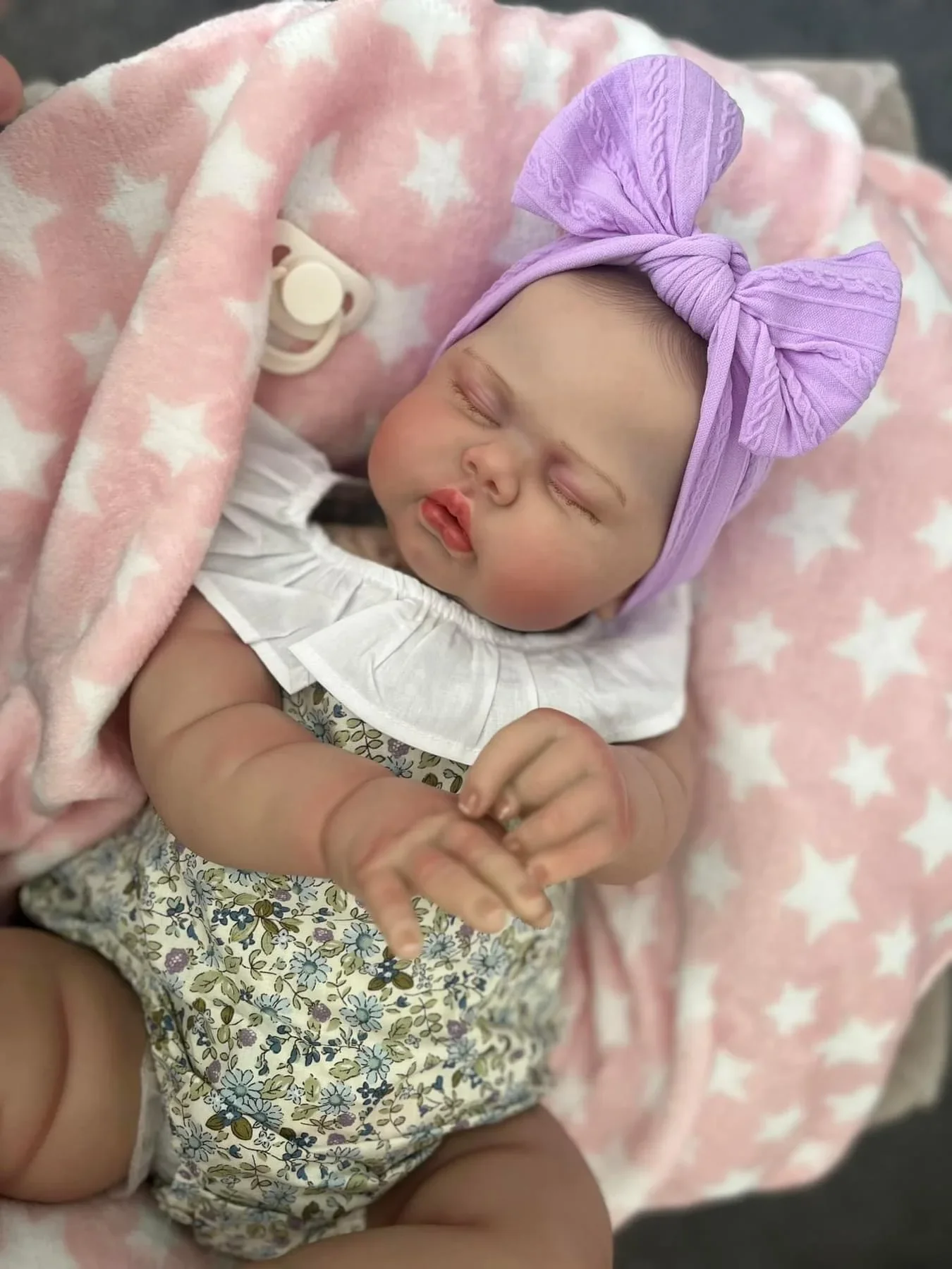 24-calowy pickle realistyczna lalka Reborn Baby Doll maluch noworodka lalka miękka w dotyku 3D skóra artystyczna lalka z ręcznie malowanymi włosami