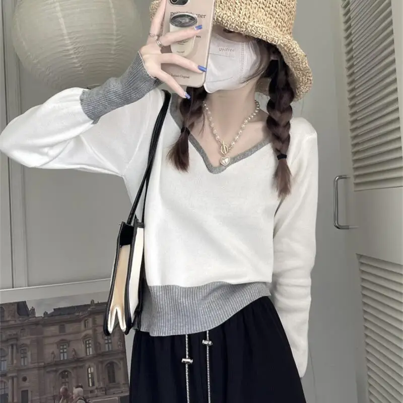 حار 2025 الخريف الشتاء جديد كسول اللون حجب الخامس الرقبة محبوك سترة للنساء ضوء الفاخرة موضة تنوعا أسفل القمم سترة