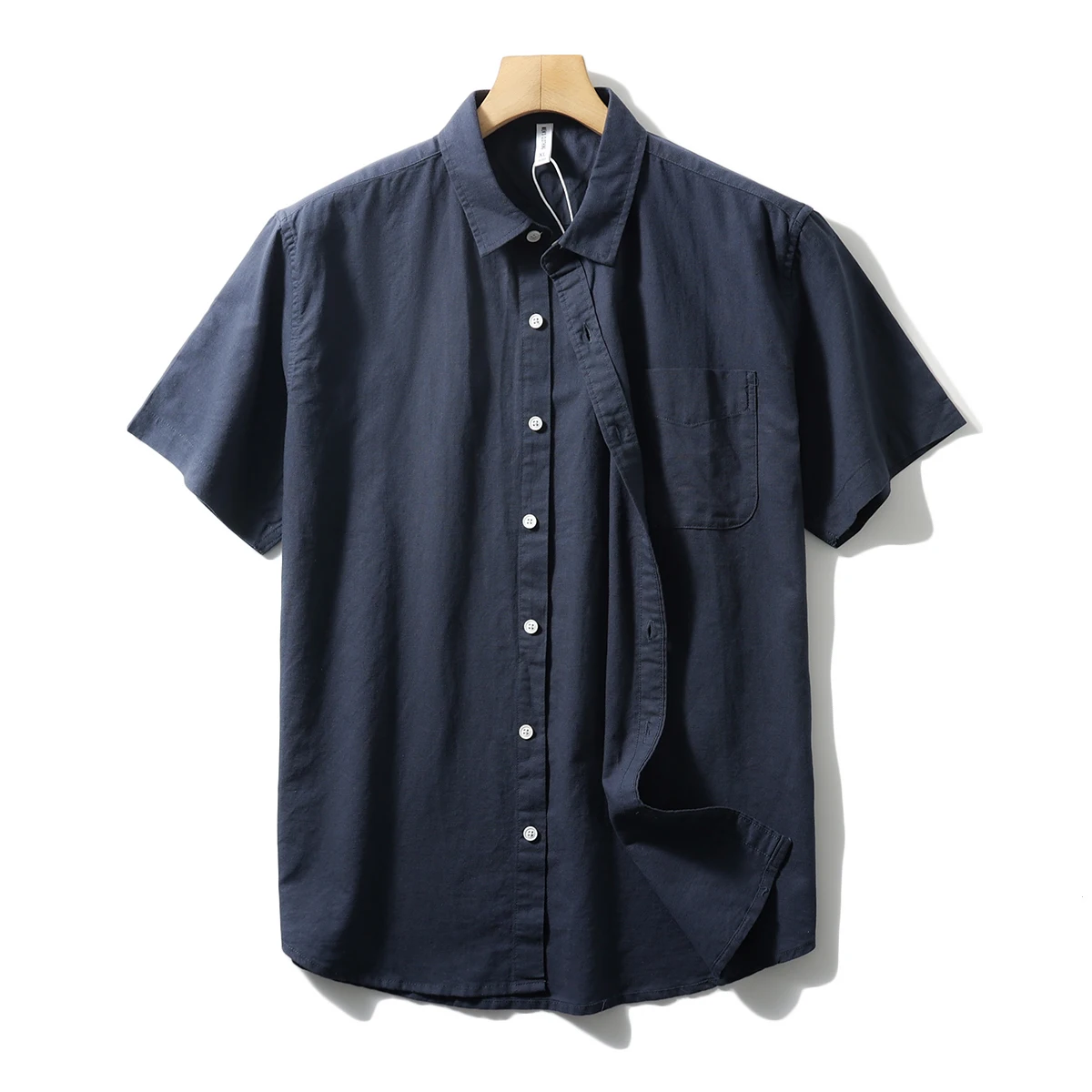 

25% Linen, 75% Cotton. Fashionable Business Casual Breathable Plain-colored Simple and Casual Collar Short-sleeved Shirt Men.