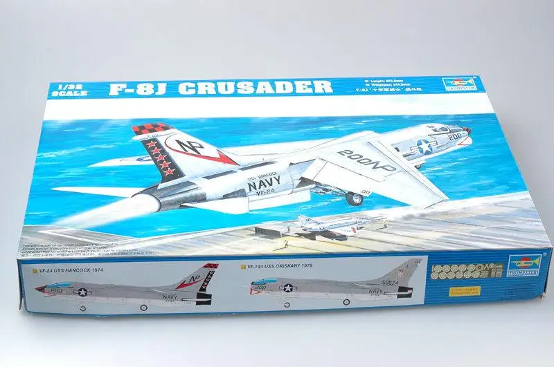 

Trumpeter 1/32 02273 F-8J Crusader