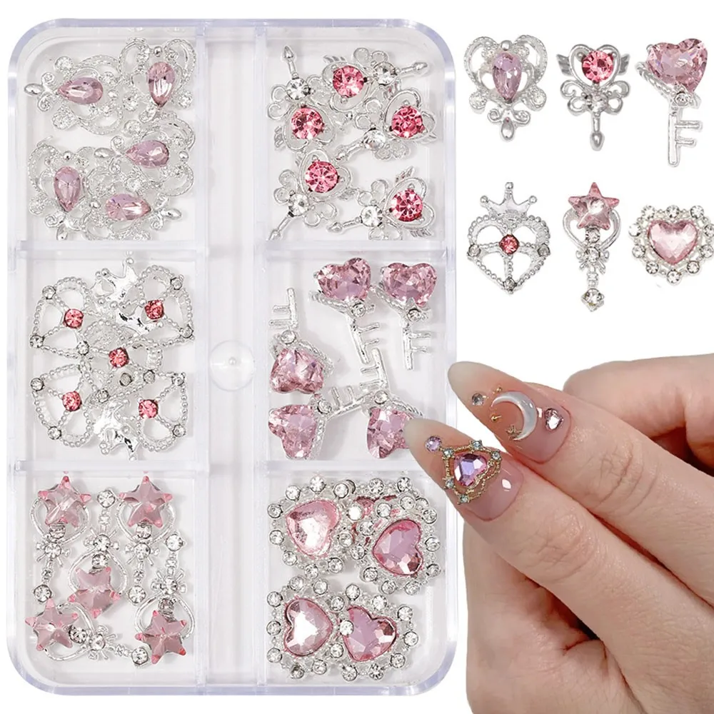 30 stks/doos Luxe Roze Diamant Liefde Hart Nail Charms Kawaii Sailor Meisjes Toverstaf Crystal Gems DIY Manicure Sieraden Decor # Y2K