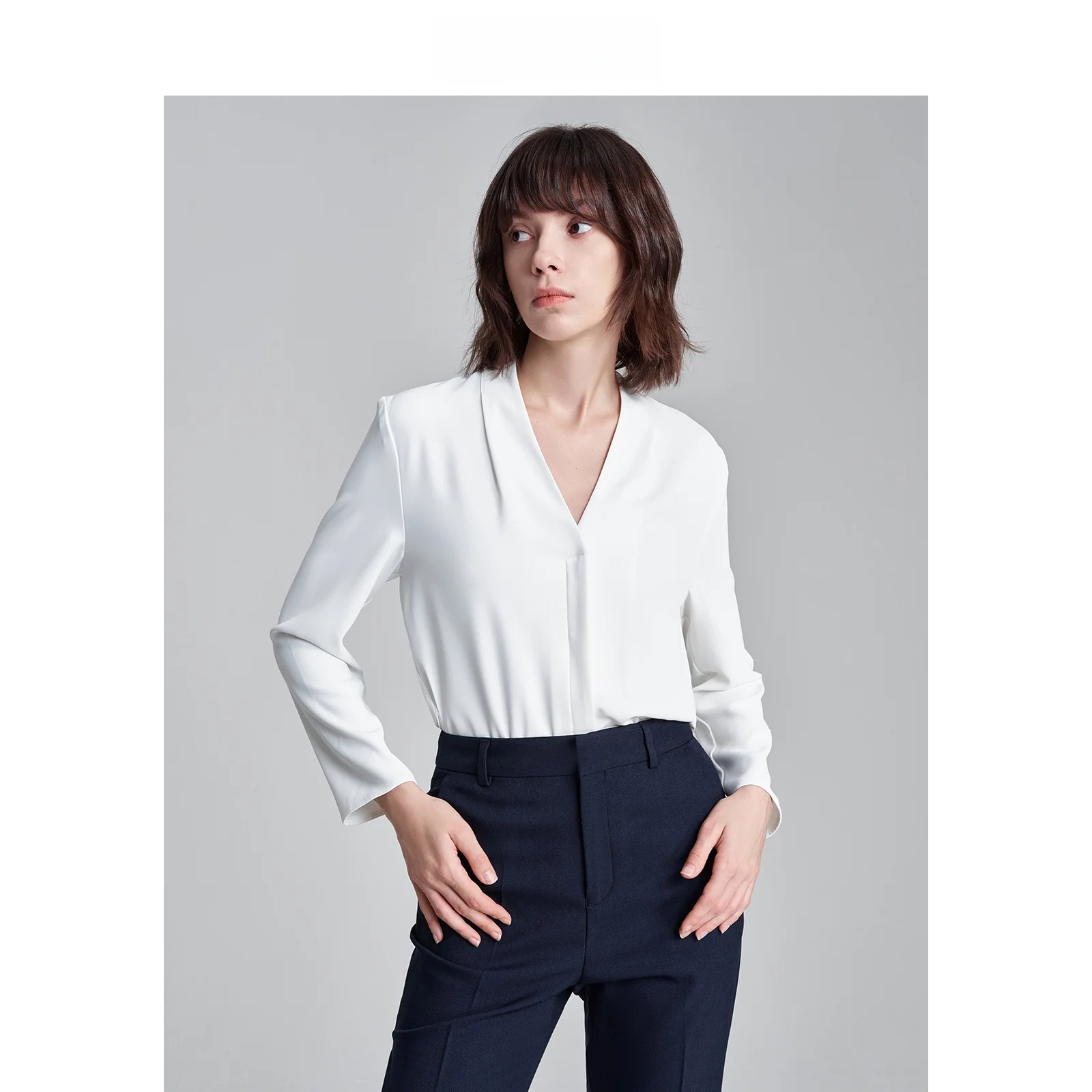 

LeLenth White V-Neck Long Sleeve Chiffon Shirt Women's Spring Interview Presentation Suit Inner Shirt Polyester Straight Cut
