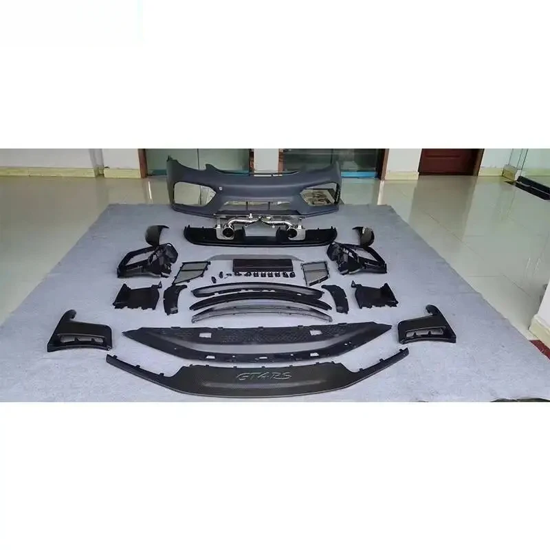 Paragolpes Delantero, Capó, Difusor Trasero, Alerón y Guardabarros Laterales de Fibra de Carbono Estilo GT4 RS