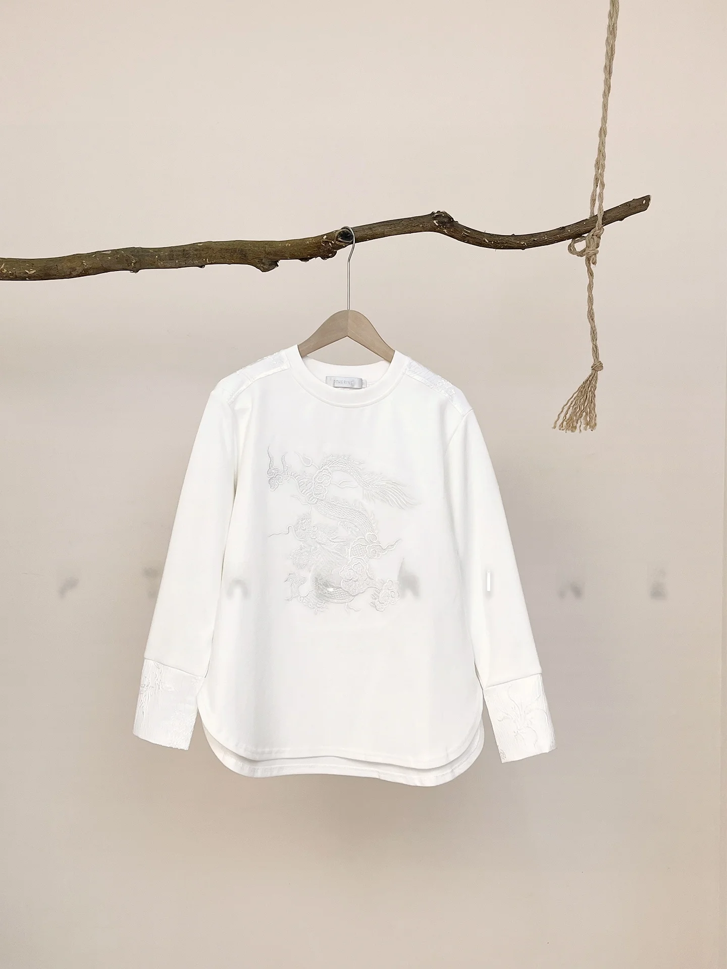 

Putheren Long Sve Embroidered T-irt Simple Versatile Dragon Girl Inner Wear Top Cotton Vintage Sle Comfortable Loose Fit