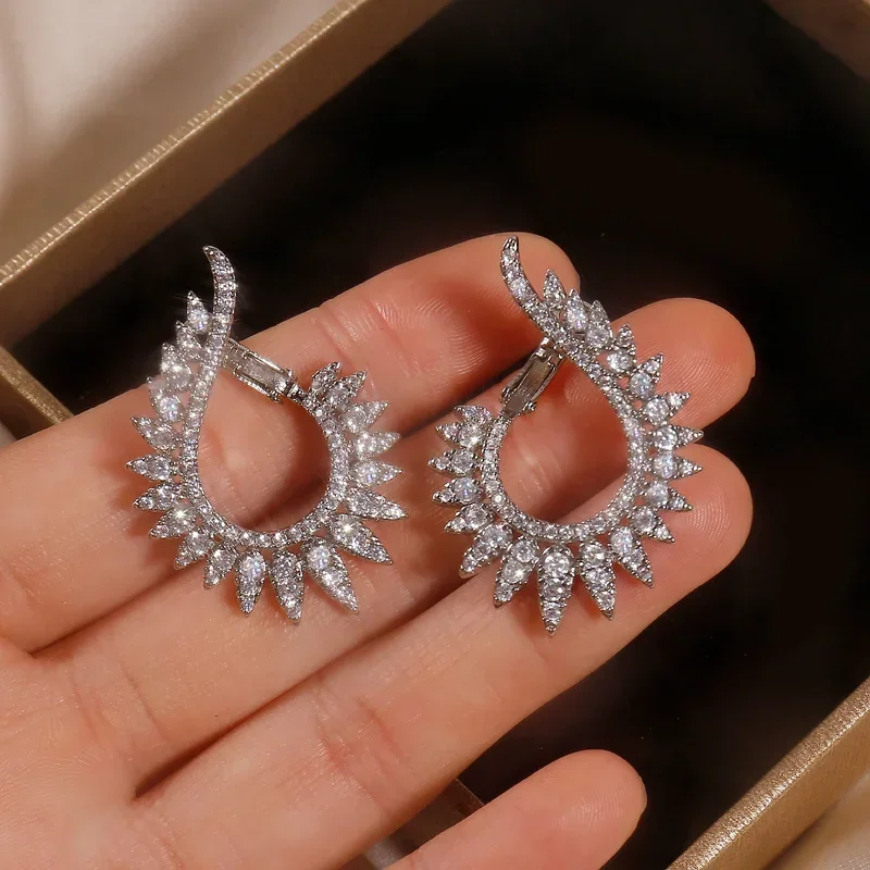 Korea New Design Fashion Jewelry Luxury Cubic Zirconia Earrings Elegant Women Shiny Party Engagement Wedding Earrings