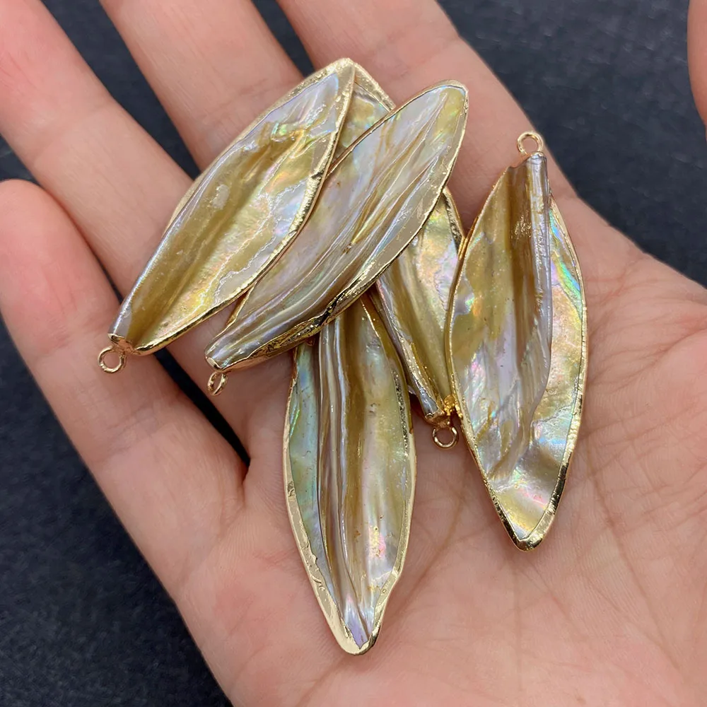 Natural Seawater Shell Pendants Gold Color Carving Leaf-shaped Jewelry for DIY Making Necklace Earrings Shell Charms Accessories