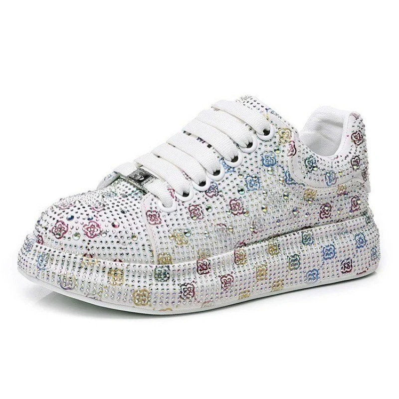 Scarpe con plateau da donna autunnali Scarpe in cristallo nero / bianco per donna Sneakers in cristallo brillante Tendenza scarpe casual con strass di lusso