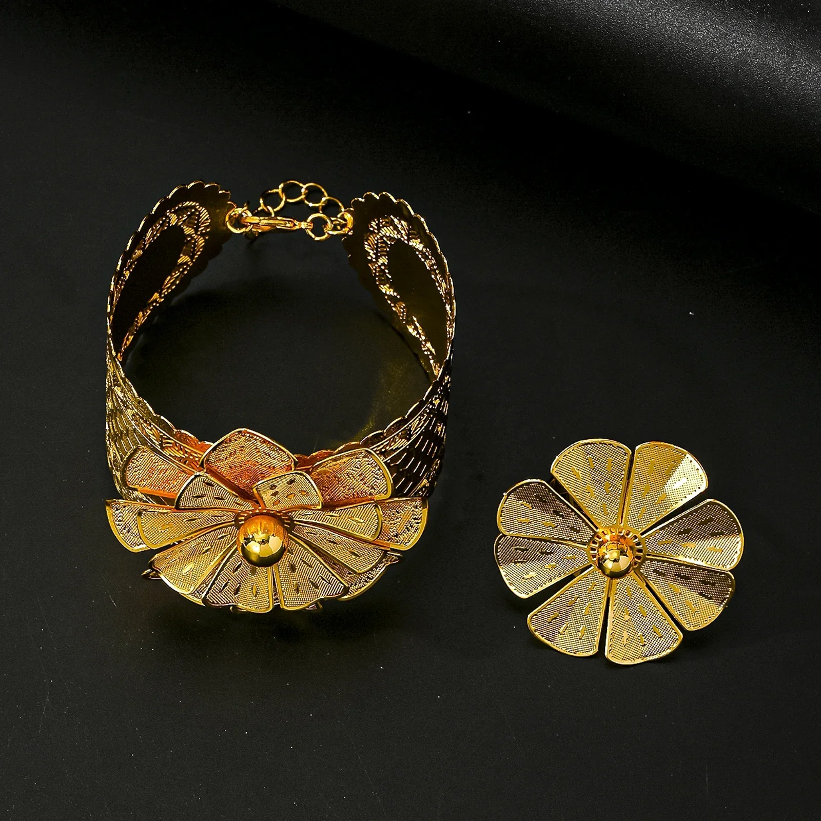 Hot Selling Women's Two-piece Fashion Jewelry Set Dubai Gold Bracelet Ring Party Flower Accessories Christmas Ring Gift