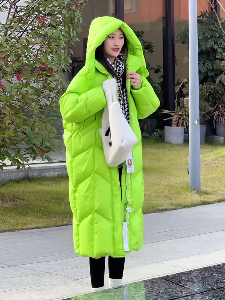 

Модная длинная женская зимняя куртка с капюшоном, свободного кроя, из утолщенного полиэстера с эффектом памяти формы, длинная, на пуху.