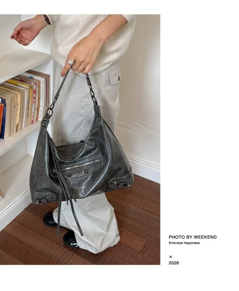CEEKAY Damen Hobo-Tasche, Schwarz, Glänzendes PU-Leder, Große Schulterhandtasche mit Reißverschluss-Detail, für den täglichen Arbeitsweg, Casual, Minimalistisch – Detail 23