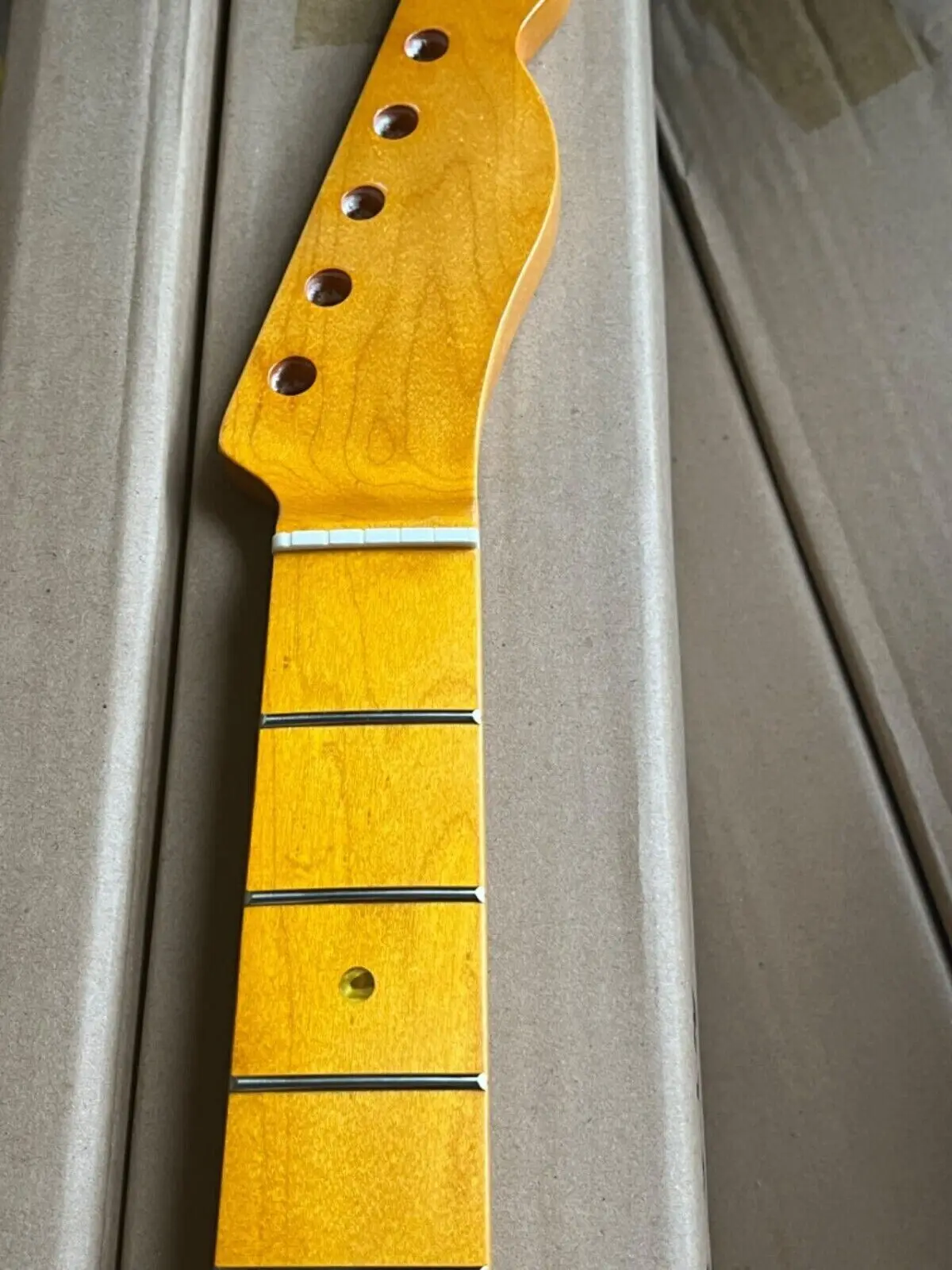 

Electric Guitar Neck for DIY Replacement, 21 Frets, Yellow Maple, Canada Maple