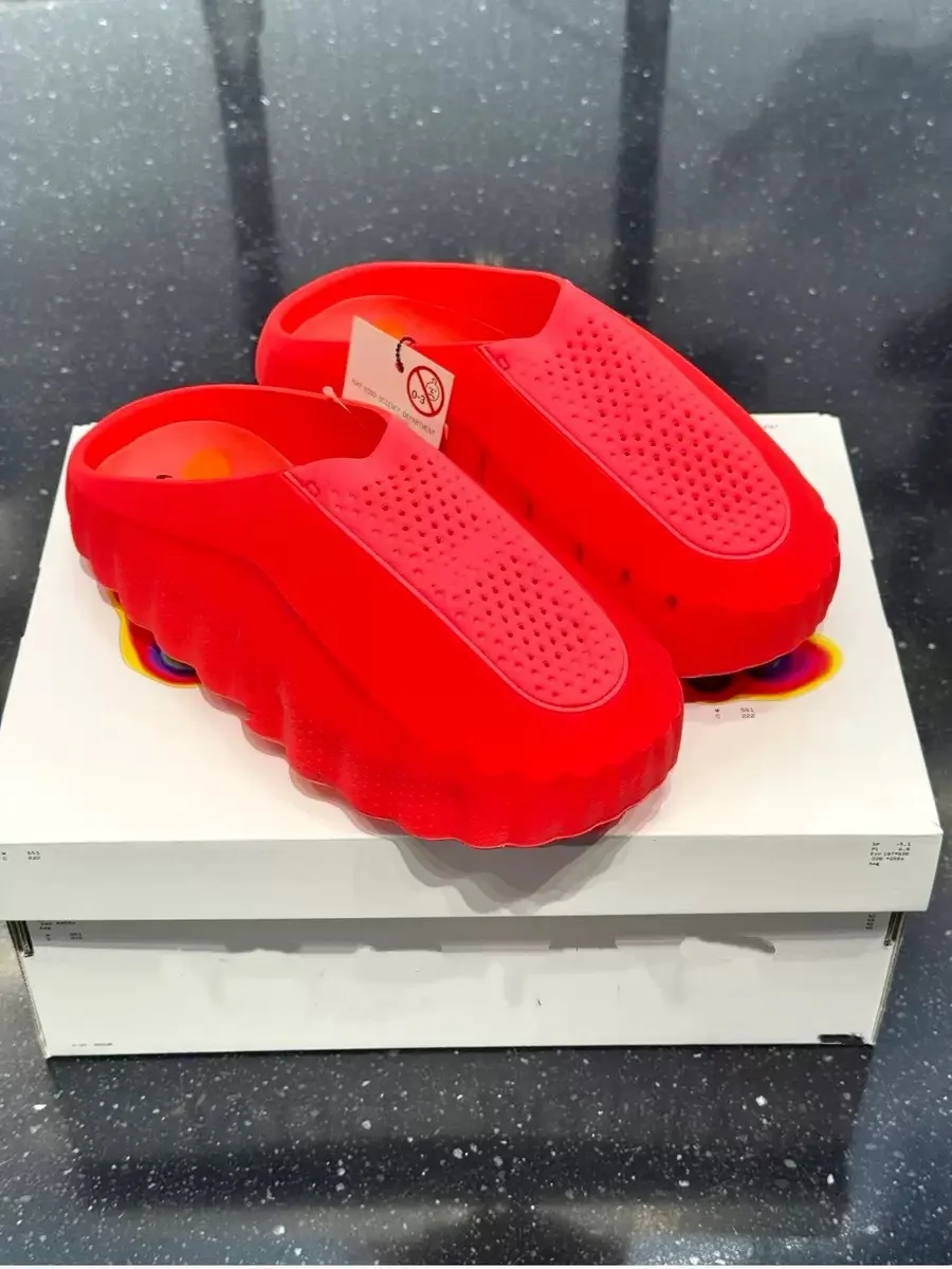 

Outdoor Unisex Soft Sport Slippers Massage Shoes Clog Style Synthetic Leather Upgraded Version Spring Summer Fashion Footwear